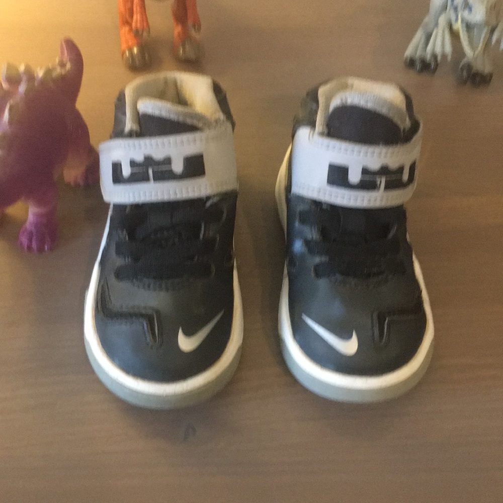 Nike LeBron soldier